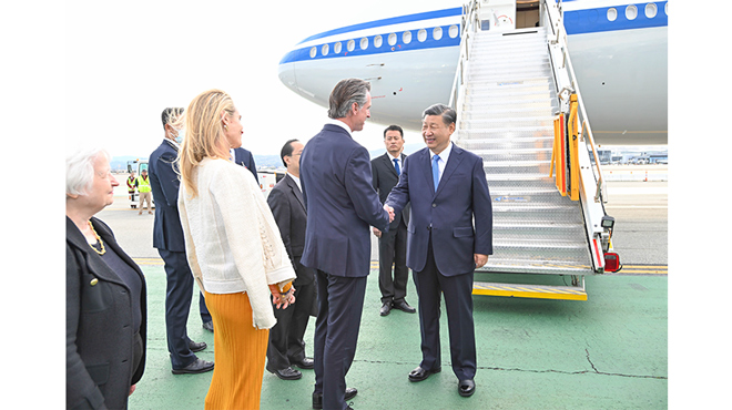习近平抵达旧金山举行中美元首会晤 同时出席亚太经合组织第三十次领导人非正式会议 